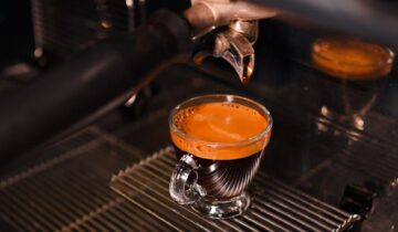Why Vertical Force Matters for Manual Lever Espresso Extraction