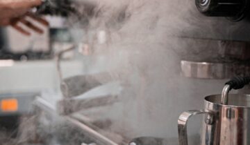 Managing Steam Pressure for Better Milk Texturing on a Single Boiler Gaggia