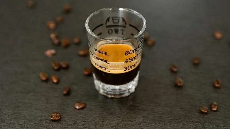 How to Improve Espresso Texture with Eureka Mignon Grind Uniformity性能控制