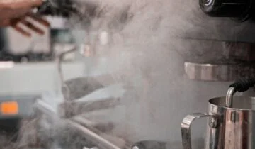 How to Achieve Perfect Milk Microfoam for Home Lattes