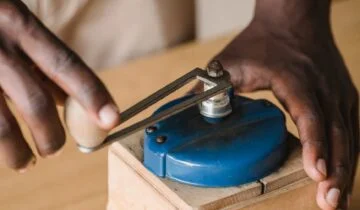 The Science Behind How Grind Size Affects Espresso Flow Rate and Taste