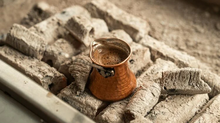 Comparing Manual vs. Electric Grinders for Turkish Coffee Fineness