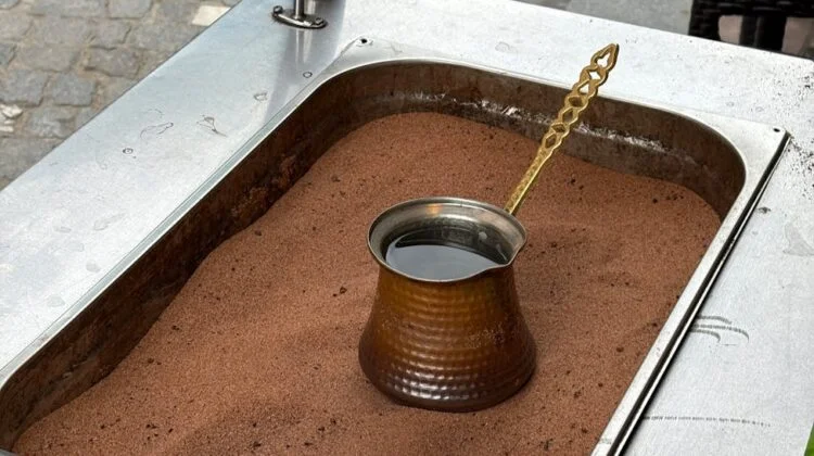 Copper vs. Stainless Steel Cezve: Heat Conductivity and Brewing Control