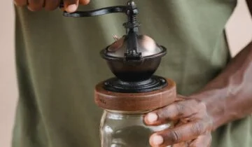 Dialing in the Grind for Turkish Coffee Using a Stepless Espresso Grinder