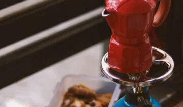 Why espresso drinkers use the Moccamaster for guest service workflow