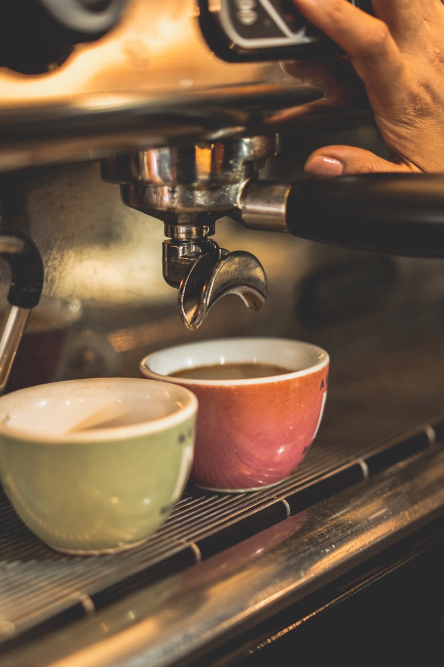 How Cup Color Can Psychologically Change Your Perception of Espresso ...