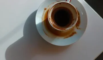 Maintenance Tips: How to Remove Stubborn Coffee Oils from Espresso Porcelain