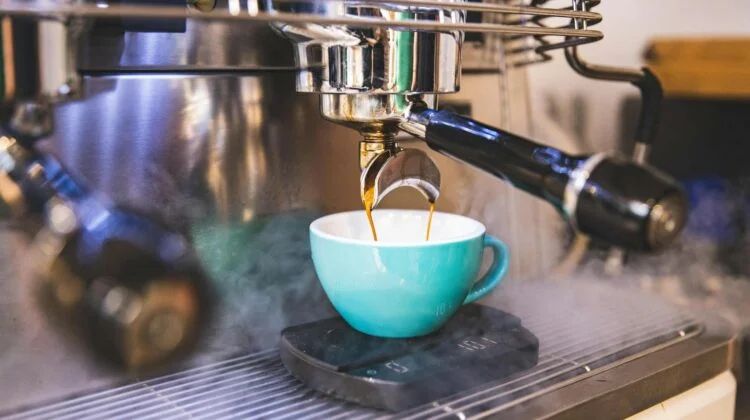 The Best Espresso Extraction Time for Cutting Through Heavy Syrups