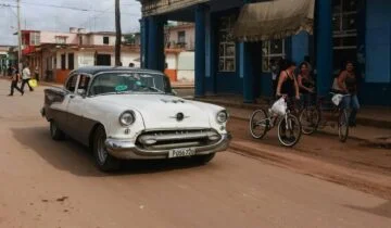 Mastering the Cuban espresso technique: Achieving the perfect espumita at home