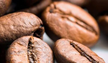 The role of sugar in traditional Italian espresso preparation and culture