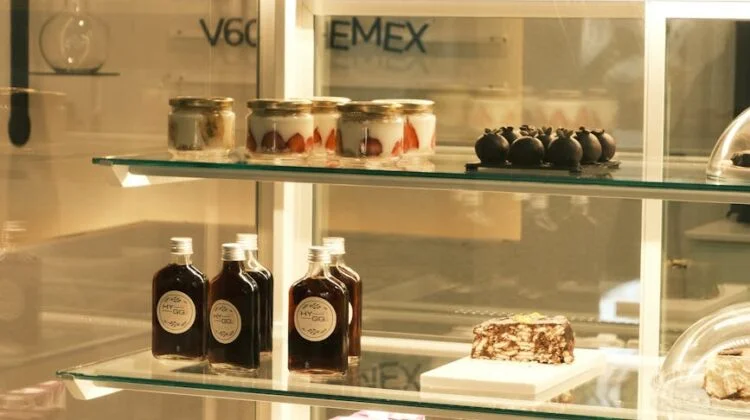 Best practices for mixing sugar into short espresso milk drinks like the cortado