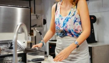 Managing Portafilter Temperature for Consistent Back-to-Back Milk Drinks