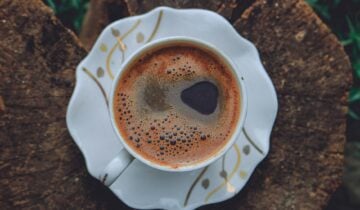 Creating a “flat” cappuccino: Adjusting the air injection phase