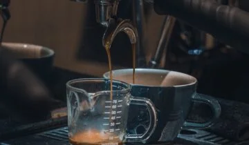 How to Adjust Your Espresso Recipe for Dark vs Light Roasts