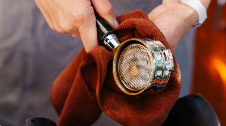 Why Oily Coffee Beans Clog Espresso Grinders and How to Prevent It