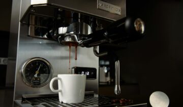 Why Old Coffee Beans Lead to Channeling and How to Fix It