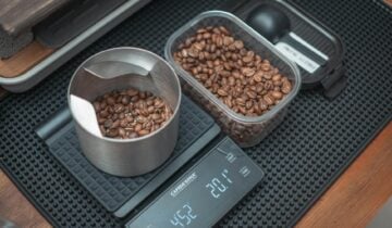 How to Measure Milk for a Latte: Using Grams for Better Consistency