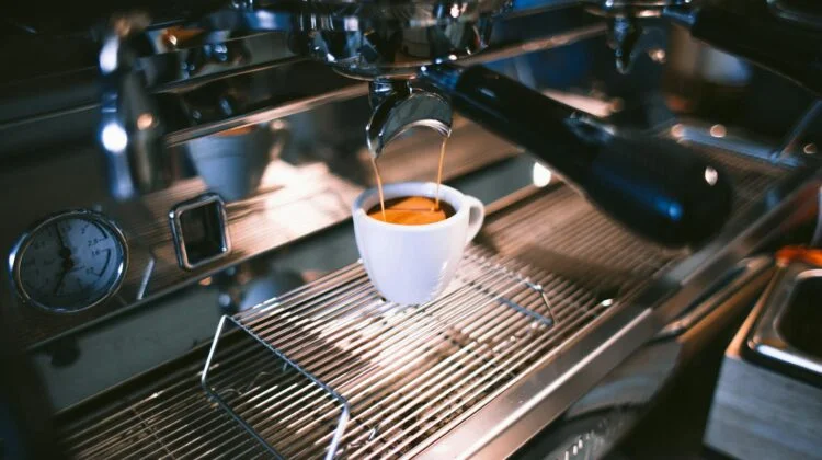 How to Monitor Brewing Pressure Without a Gauge on La Pavoni