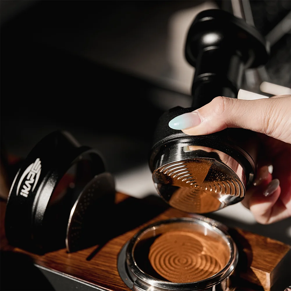 IKAPE UniPress Distributor & Tamper Combo - Image 5