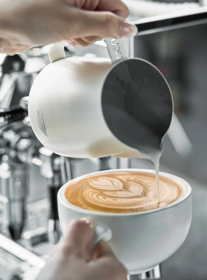 IKAPE Latte Art Pitcher – Hollow-out Handle